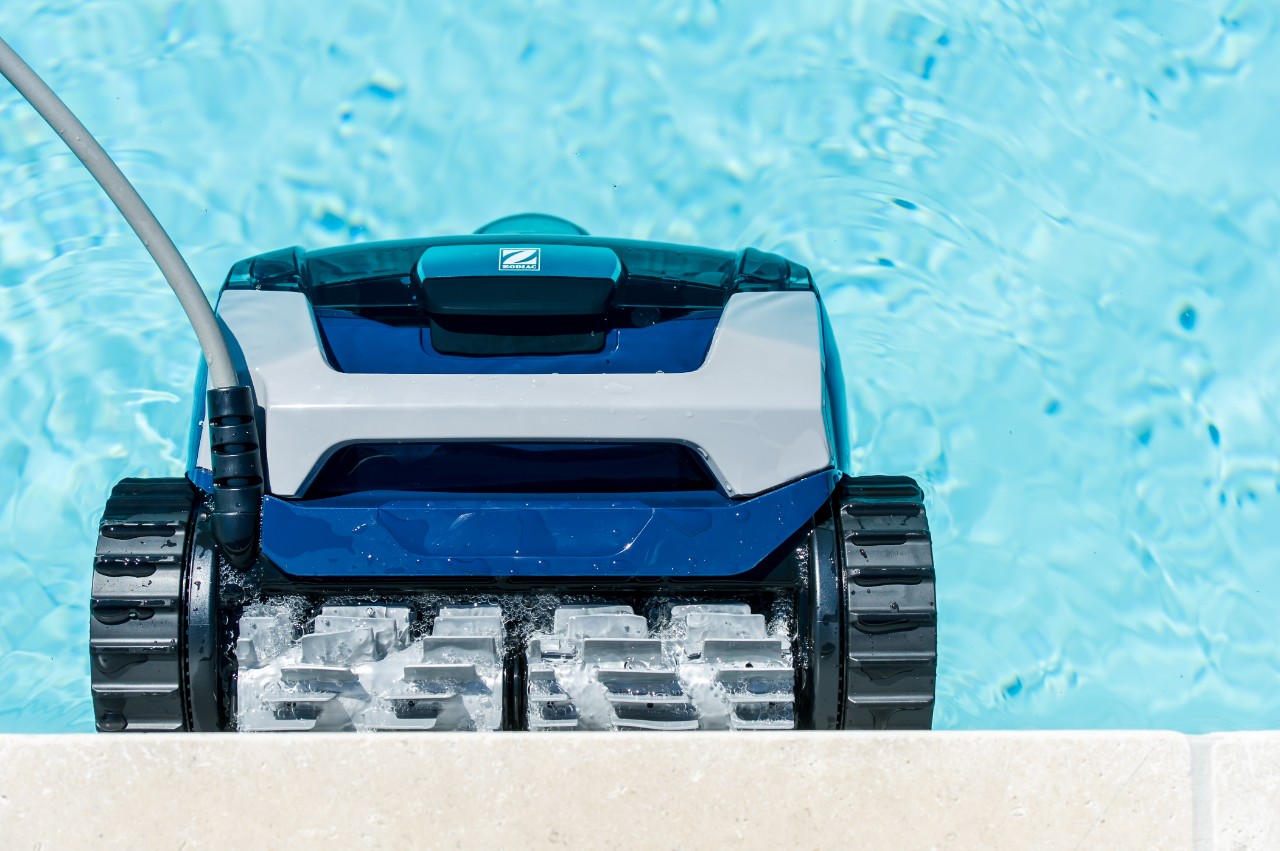 Estrarre il robot dalla piscina è molto più semplice con Lift System di  Zodiac, Zodiac Poolcare