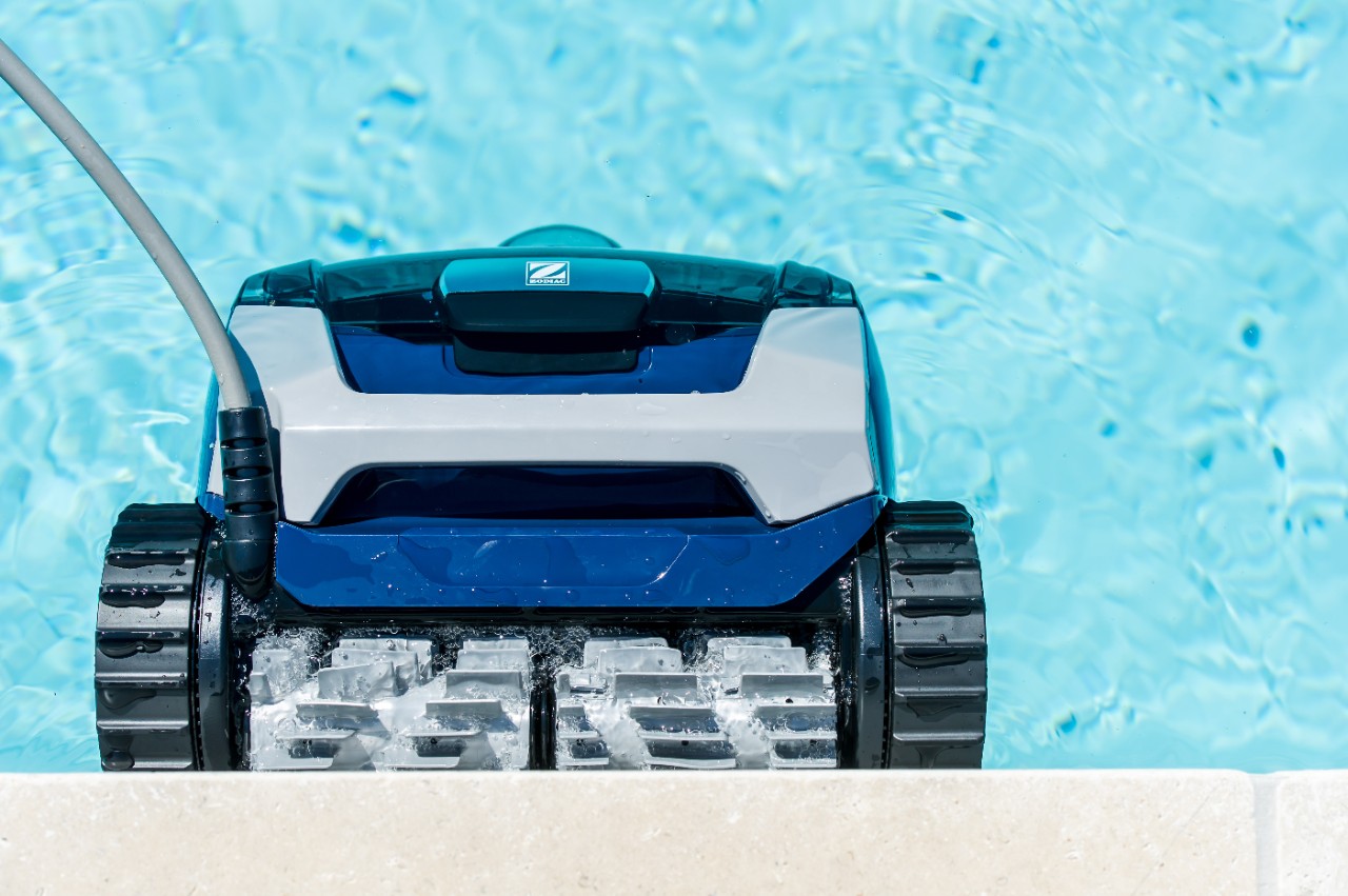 Qual è il robot pulitore elettrico adatto per la tua piscina? | Zodiac  Poolcare | Zodiac Poolcare